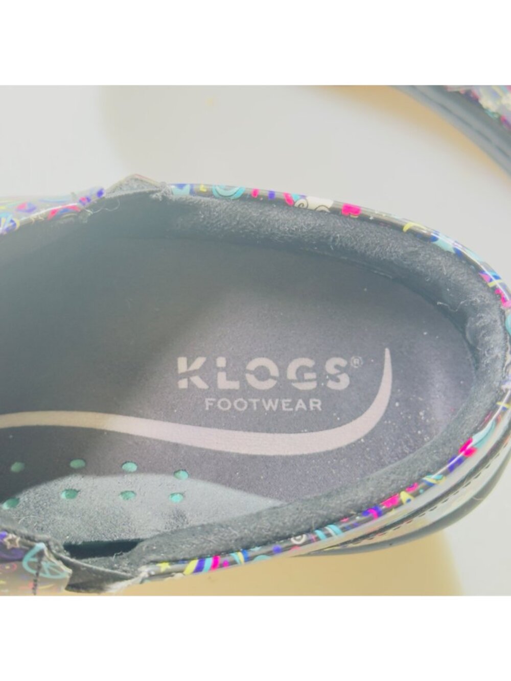 KLOGS Mission Womens Slip-On Shoes Size 8M Multicolor Peace/Love Print Non-Slip - Picture 8 of 11